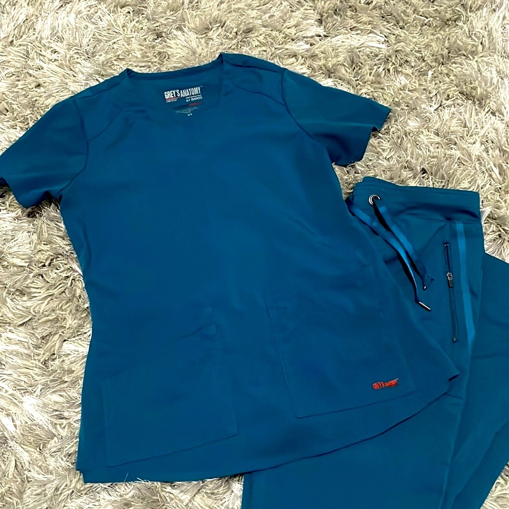 LIKE NEW- Gray’s Anatomy teal scrub set
